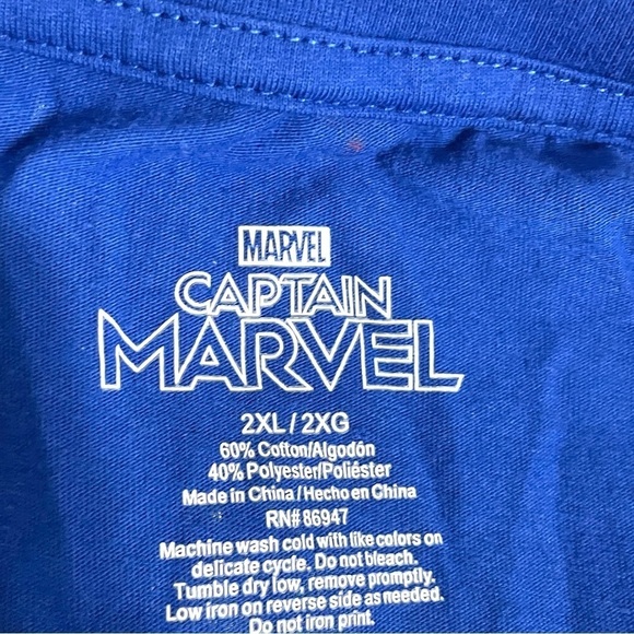Captain Marvel T-shirt - Picture 5 of 5